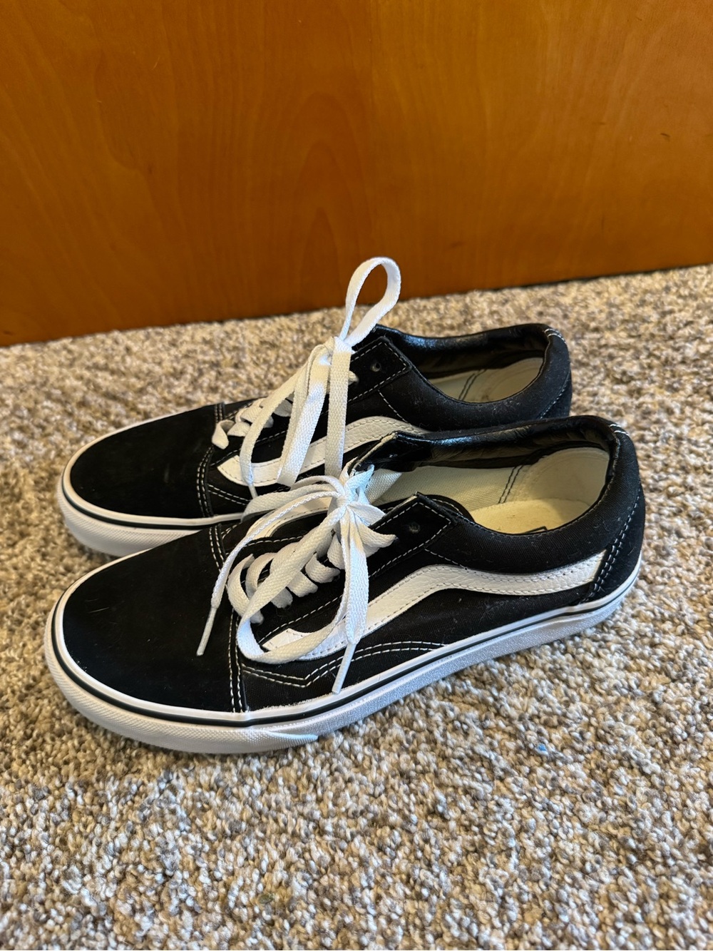 Vans Women’s Old School Black with White Side Stripe Skater shoes